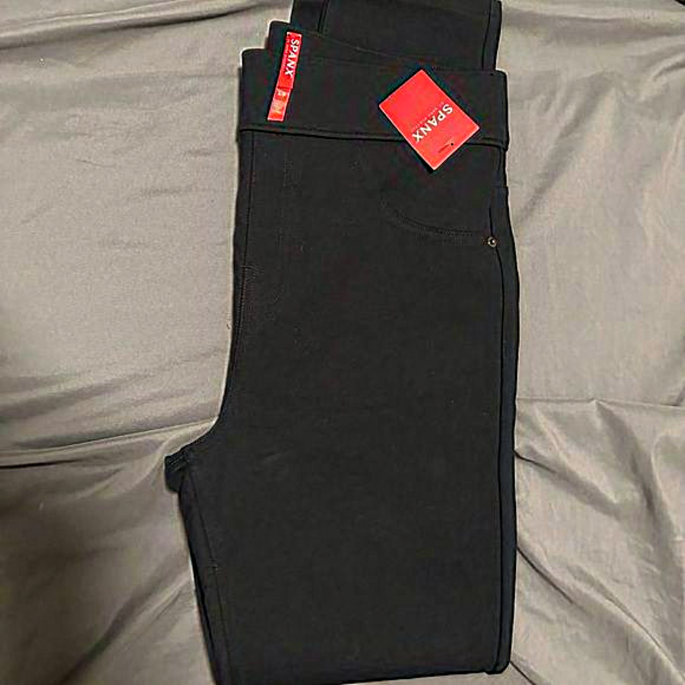 SPANX black ankle pants in size small‎